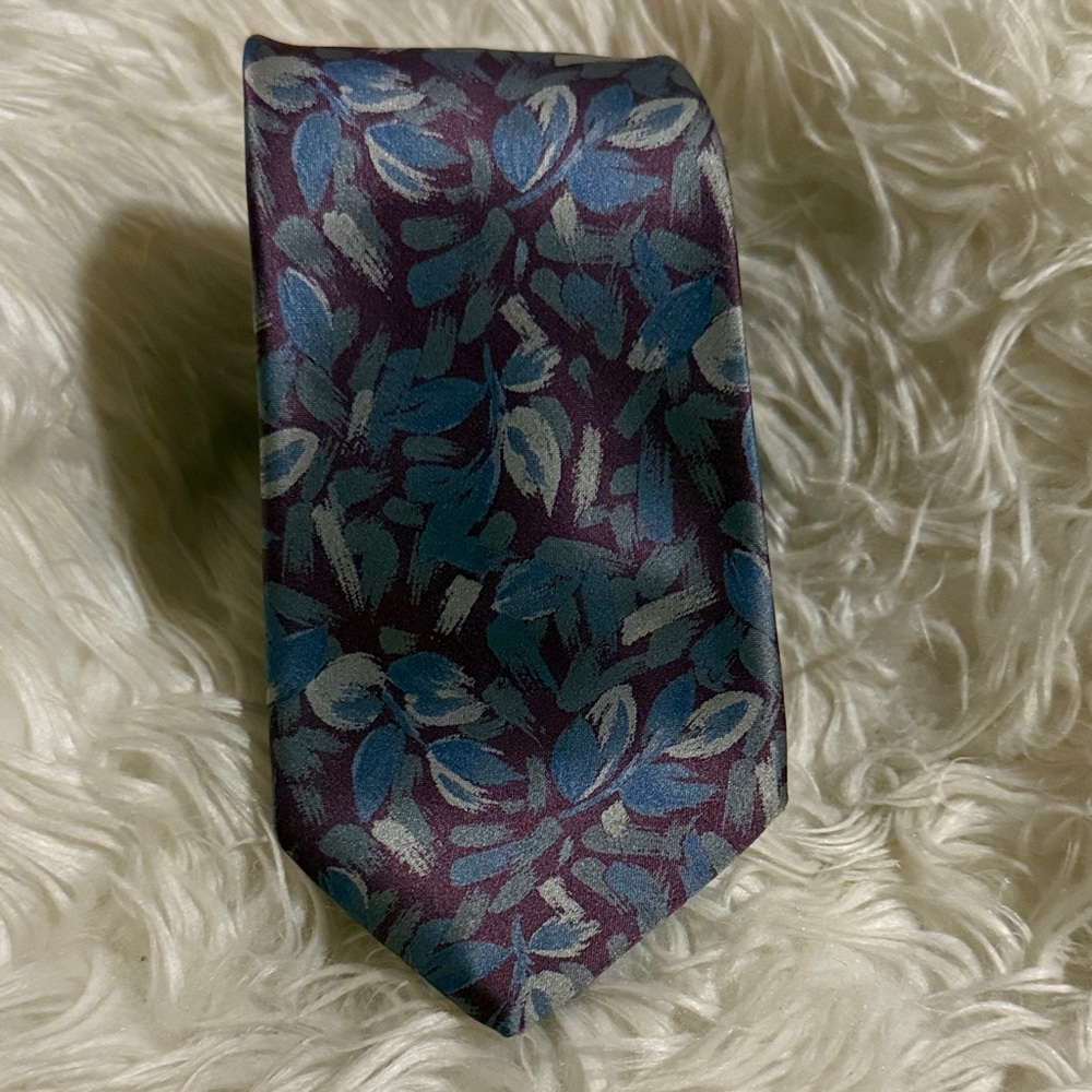 Oleg Cassini Purple and Blue Leaf Pattern Tie